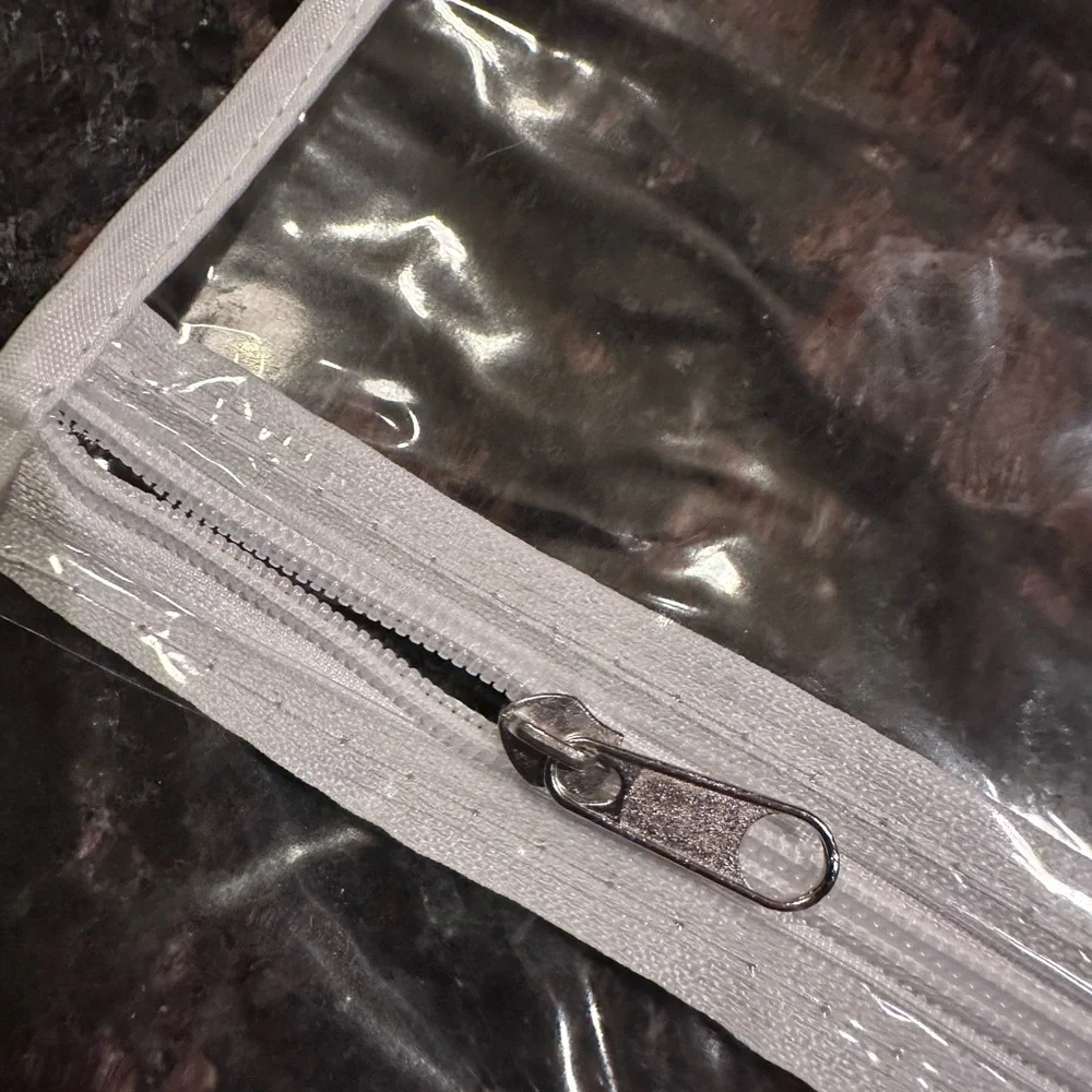 NEW! Garment bag zippered, Pack of 2